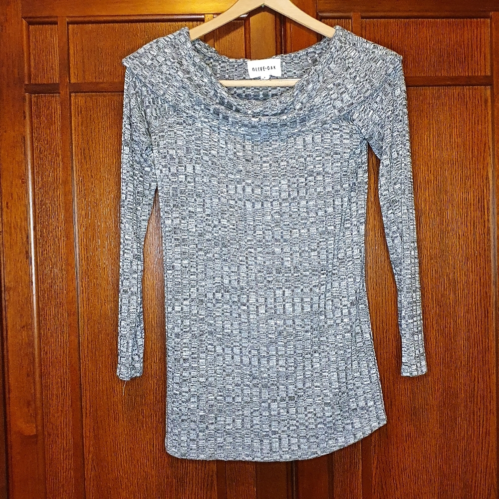 Olive + Oak beautiful sweater - small